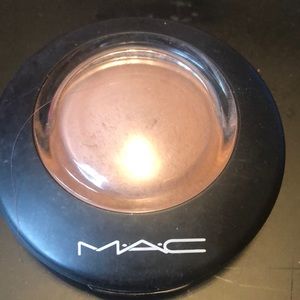 MAC Cosmetics Makeup - MAC Cosmic Force mineralized blush MAC Cosmetics Makeup - MAC Cosmic Force mineralized blush